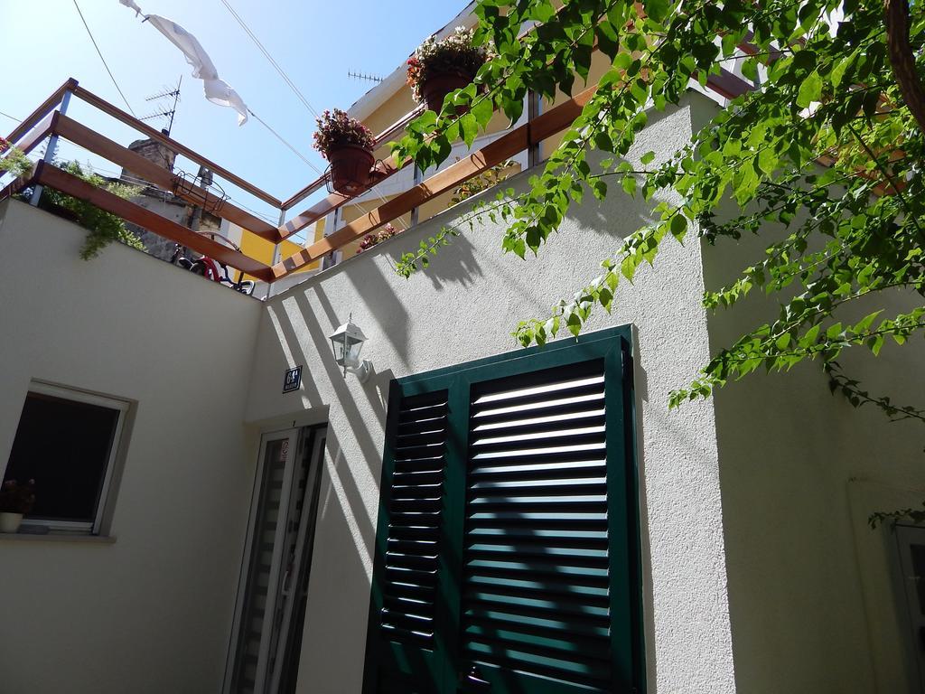 Guest House Varos Split Exterior photo