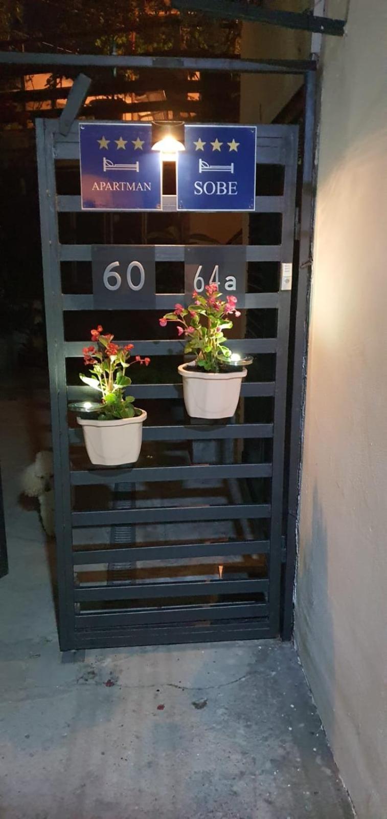 Guest House Varos Split Exterior photo