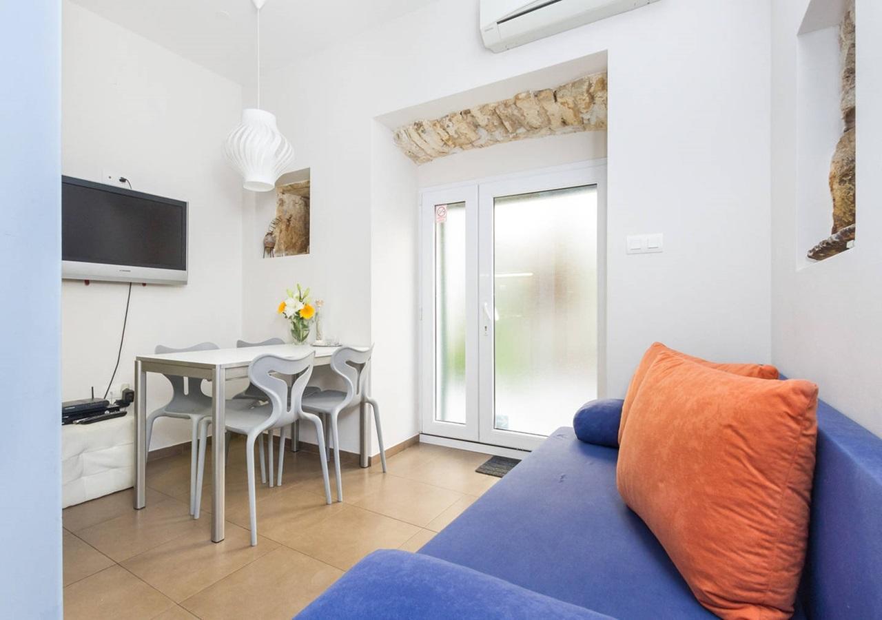 Guest House Varos Split Exterior photo